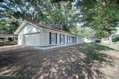 4210 Will-o-wood Front garage