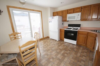 Eat In Kitchen2