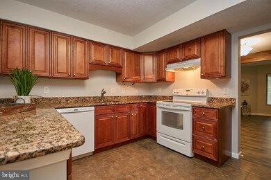 2309 Glade Bank Way, Reston, VA 20191 - photo 4