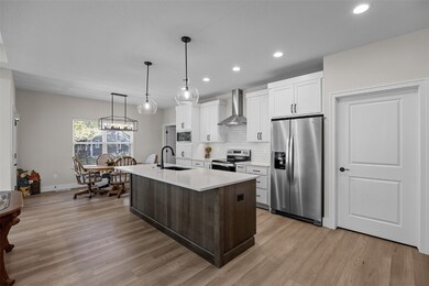 1313 3rd St SW, Mount Vernon, IA 52314 - photo 4