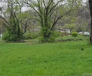 319 N 83rd St, Centreville, IL 62203 - photo 2