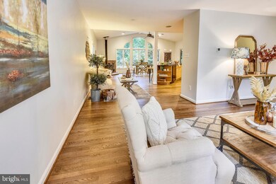 2216 William And Mary Dr, Alexandria, VA 22308 - photo 4