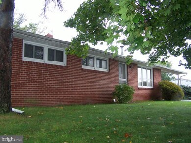 1566 Layfield Rd, Pennsburg, PA 18073 - photo 2