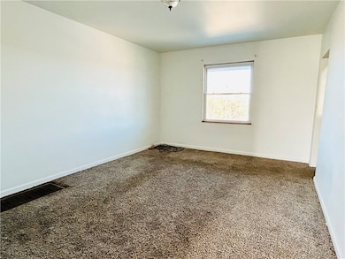 403 Lowell St, Vandergrift, PA 15690 - photo 7