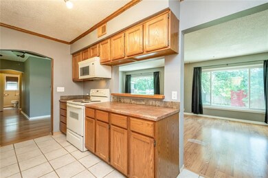 5908 Forest Ave, Des Moines, IA 50311 - photo 7