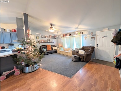 2209 Terra Lee Ct, La Grande, OR 97850 - photo 5