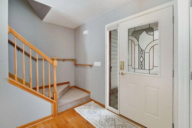 7481 Pine Creek Trail, Waterford, MI 48327 - photo 5