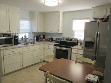 11 Winthrop St, Peabody, MA 01960 - photo 5