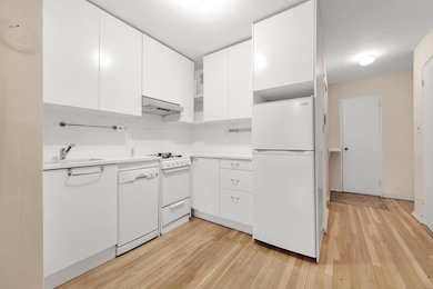 229 E 28th St unit 5C, New York, NY 10016 - photo 7
