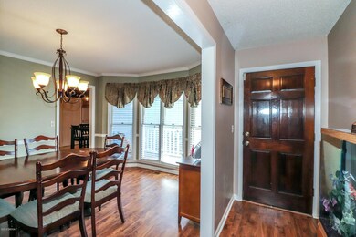 118 Chadwick Dr - Foyer (2)