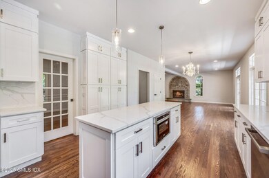 12 Hickory Dr unit B, Greenwich, CT 06831 - photo 2