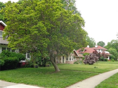 3263 Euclid Heights Blvd, Cleveland, OH 44118 - photo 2