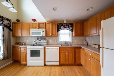 9 Barker Square Dr unit 22, Pembroke, MA 02359 - photo 3