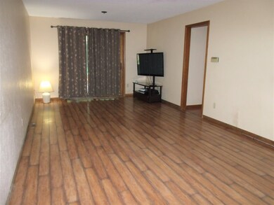 23003 Weymouth Ln, Elkhart, IN 46516 - photo 4