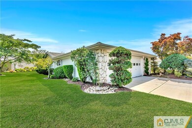 605 Madison Dr unit 605A, Monroe Township, NJ 08831 - photo 2