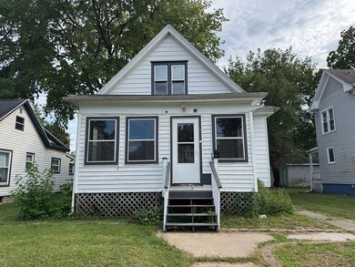 734 W Henry St, Pontiac, IL 61764 - photo 2