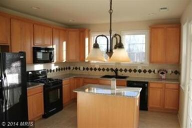 13931 Gullane Dr unit 114, Woodbridge, VA 22191 - photo 2