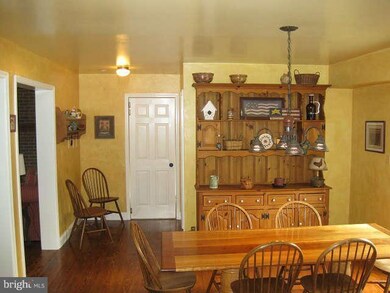 305 Neale Ct, Sykesville, MD 21784 - photo 7