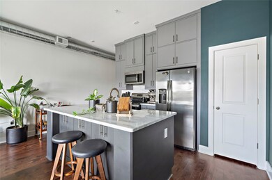 Enjoy breakfast at the kitchen island, giving you