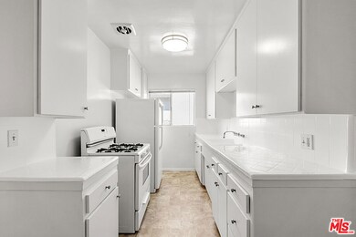 923 N San Vicente Blvd unit 6, West Hollywood, CA 90069 - photo 7