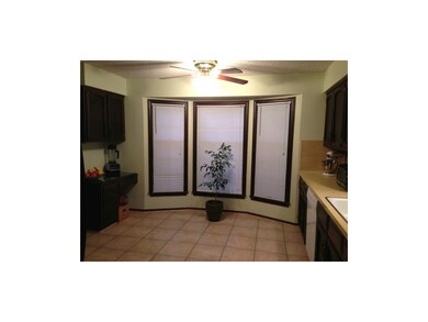 Eat-in area in Kitchen with Bay Window looking out