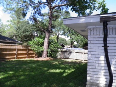 7202 Brook Stone Dr, Houston, TX 77040 - photo 3