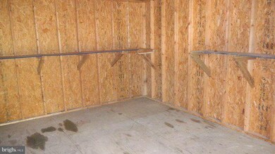 12602 Calvert Hills Dr, Beltsville, MD 20705 - photo 5