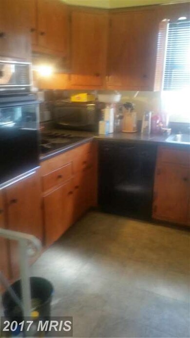 1221 Iron Forge Rd, District Heights, MD 20747 - photo 3