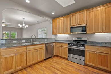 240SWMarionberryLn-010