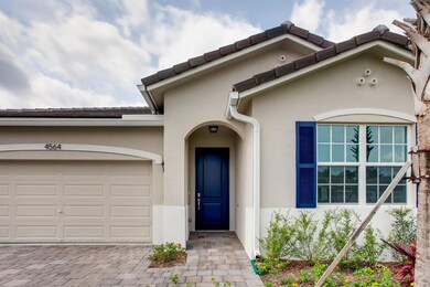 Clifton-large-003-002-Exterior Front Ent