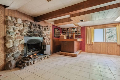 Fireplace and bar for entertaining!