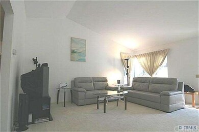 Living Room (2)