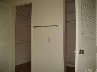 Double walking closet for the master room