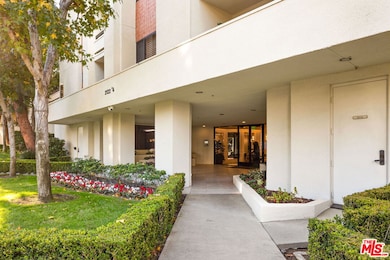 Century Woods unit 104, Los Angeles, CA 90067 - photo 2
