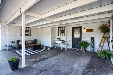 big, adorable front porch