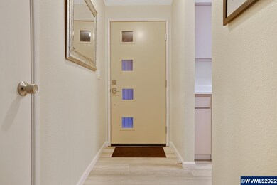 933 SE Alexander Ave, Corvallis, OR 97333 - photo 2