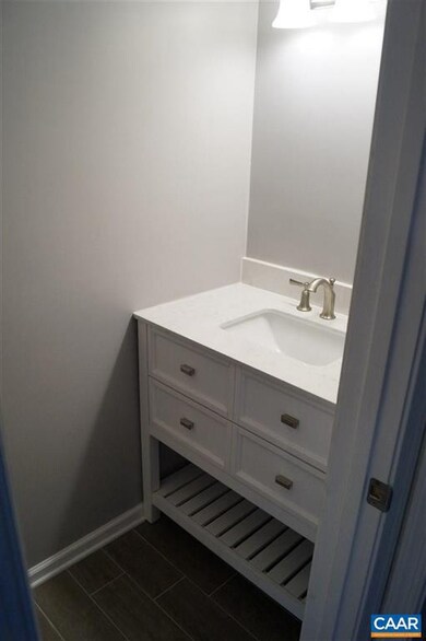 1384 5th St unit D, Waynesboro, VA 22980 - photo 4