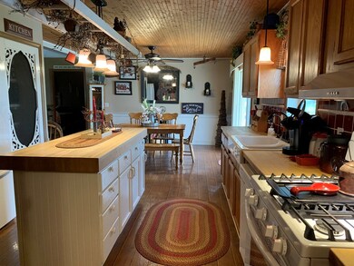 Kitchen & Dining Room