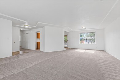 1348 N Modoc Ave, Medford, OR 97504 - photo 6