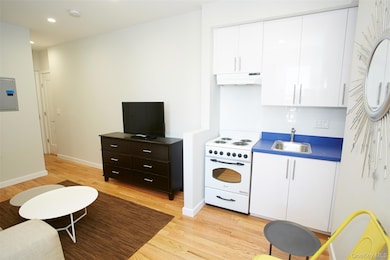 215 E Broadway unit 2M, Long Beach, NY 11561 - photo 3