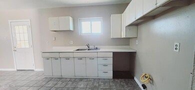 7500 Kingman Dr, El Paso, TX 79915 - photo 5