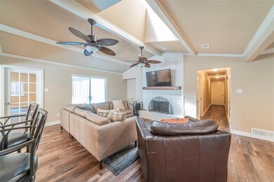 1804 Lincolnshire Dr, Bedford, TX 76021 - photo 6