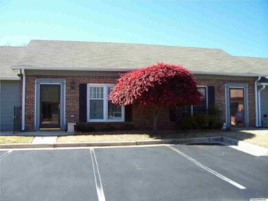 Convenience is paramount at this condo community. Not only easy access to parking, but also to local attractions. MINUTES from Redstone Arsenal, Huntsville Hospital, and the shopping/dining scene in South Huntsville!