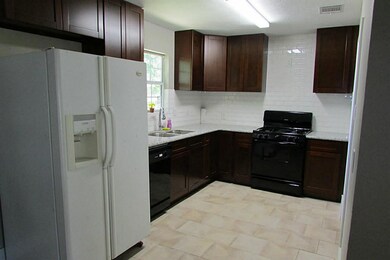 10830 Stover St, Houston, TX 77075 - photo 6