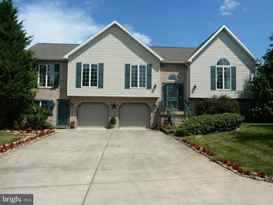 314 Cosell Dr, Chambersburg, PA 17201 - photo 2