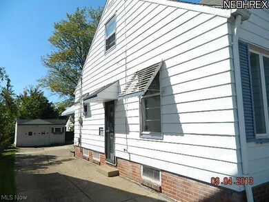 5154 Arch St, Maple Heights, OH 44137 - photo 2