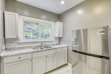 5-web-or-mls-Kitchen v2 2024-07-12-24