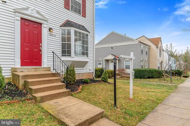 13813 Laura Ratcliff Ct, Centreville, VA 20121 - photo 3