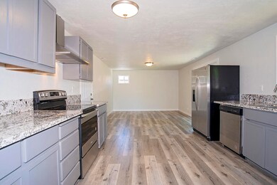 112 Vincent Ave, Central Point, OR 97502 - photo 7