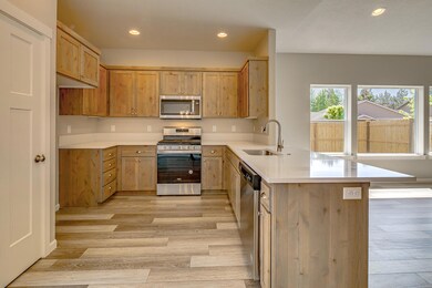 2911HemlockLn-038
